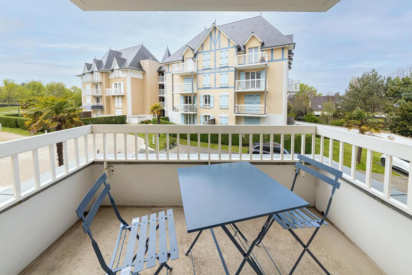 Ty Azur, Charmant 2 Pieces Avec Balcon Apartment Динард Екстериор снимка